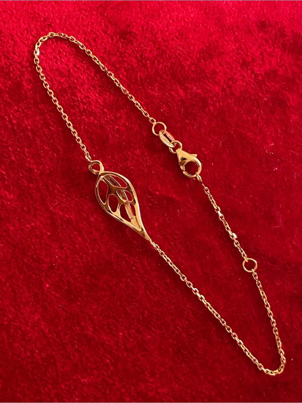 Na Hoku - 14K Gold Adjustable Hawaiian Maile Leaf Bracelet - Picture 3 of 16